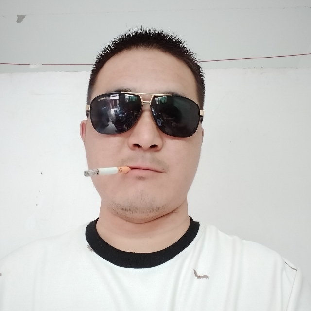 白伟伟的第一张照片--榆林中老年相亲网